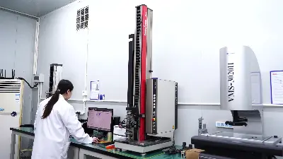 What rubber materials are suitable for ultra-low temperature working conditions (≤-40℃), and what design points should be noted?